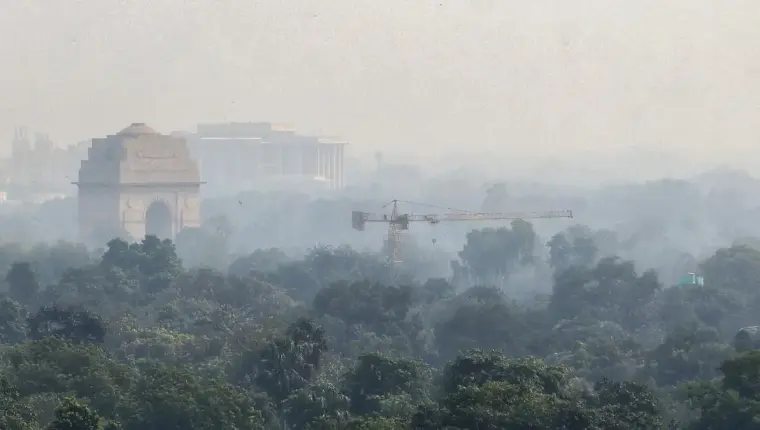 Delhi’s Air Pollution Crisis Deepens Amid Rising IVF Treatment Costs