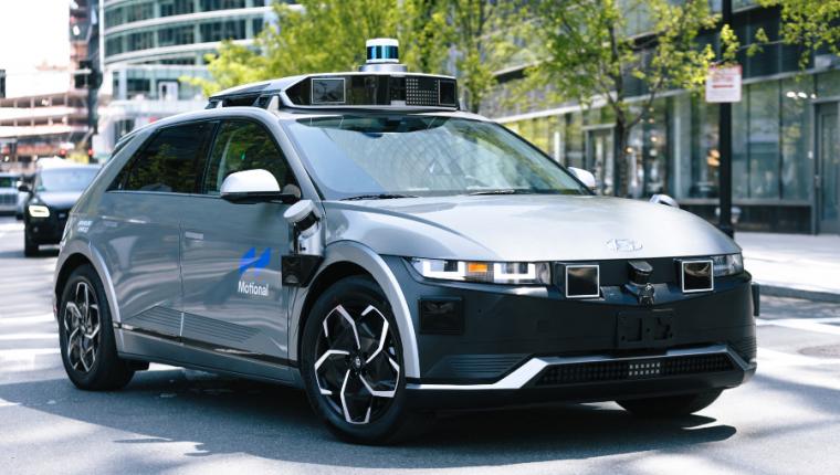 Uber Targets Massive Robotaxi Launch, Eyes Private Funding Support