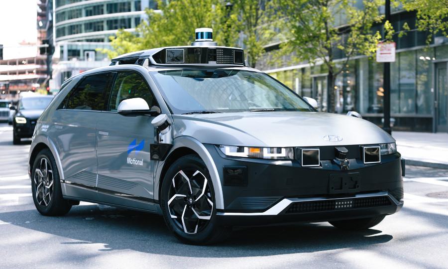 Uber Targets Massive Robotaxi Launch, Eyes Private Funding Support