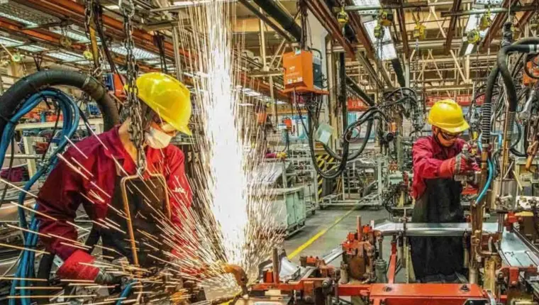India’s Manufacturing Sector Soars to 10-Month High, Driven by Export Boom